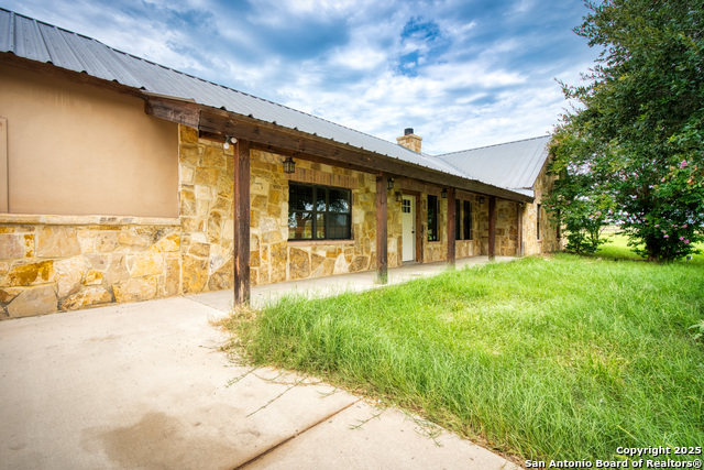 Listing photo id 3 for 870 County Road 761