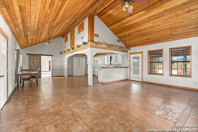 Listing photo id 6 for 870 County Road 761