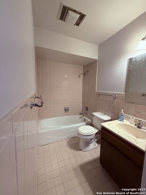 Image 5 of 10 For 923 Vance Jackson  804