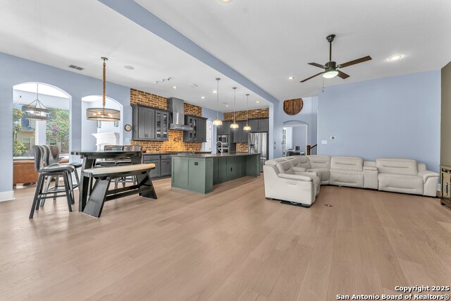Image 13 of 50 For 26214 Tawny Way