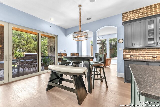 Image 17 of 50 For 26214 Tawny Way