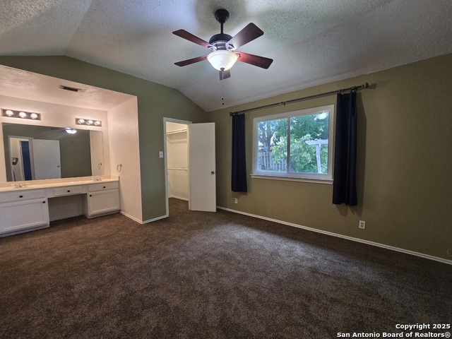 Listing photo id 9 for 8015 Forest Ash