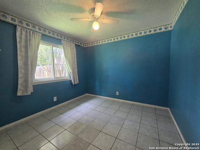 Listing photo id 12 for 8015 Forest Ash