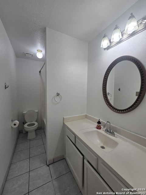 Listing photo id 14 for 8015 Forest Ash