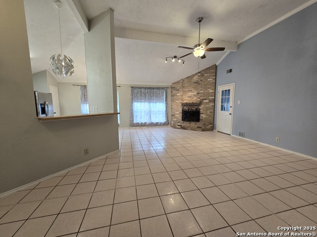 Listing photo id 2 for 8015 Forest Ash