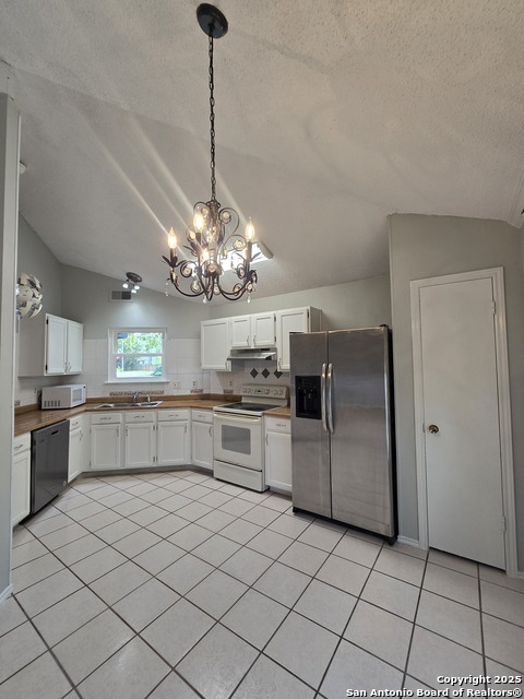 Listing photo id 4 for 8015 Forest Ash