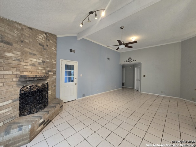 Listing photo id 5 for 8015 Forest Ash