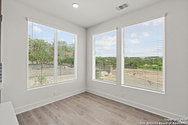 Image 10 of 28 For 20675 Huebner Rd Unit 523