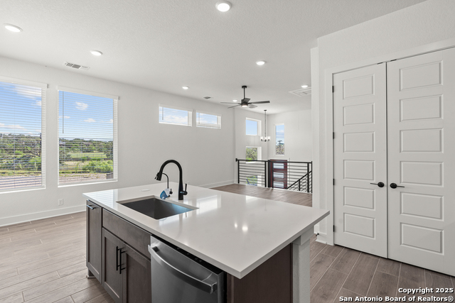 Image 14 of 28 For 20675 Huebner Rd Unit 523