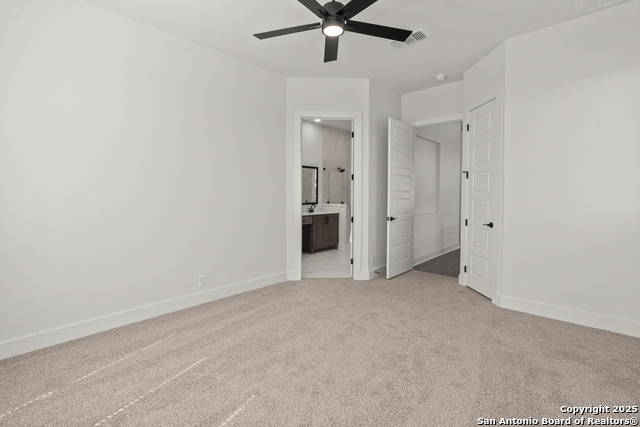 Image 19 of 28 For 20675 Huebner Rd Unit 523