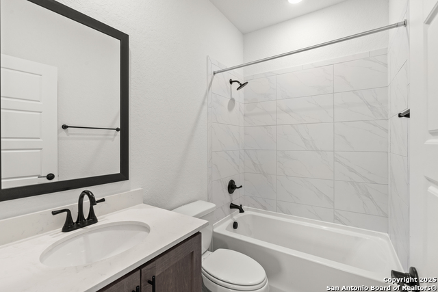 Image 24 of 28 For 20675 Huebner Rd Unit 523