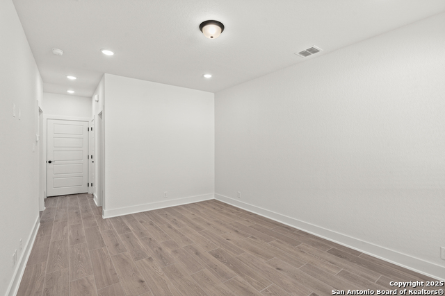 Image 26 of 28 For 20675 Huebner Rd Unit 523