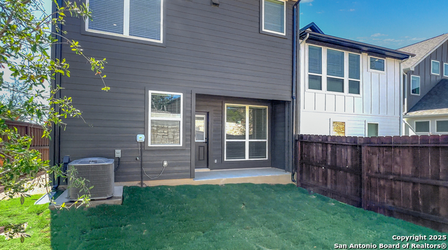 Image 28 of 28 For 20675 Huebner Rd Unit 523