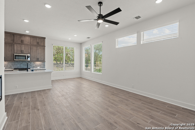 Image 6 of 28 For 20675 Huebner Rd Unit 523