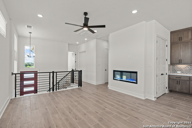 Image 8 of 28 For 20675 Huebner Rd Unit 523