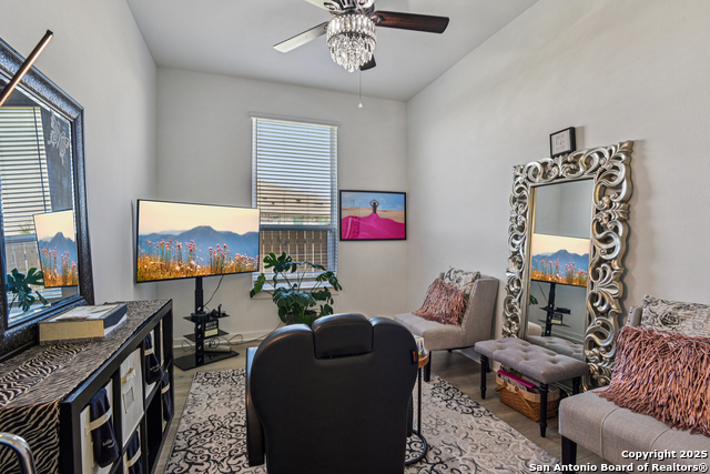 Image 13 of 39 For 2848 Maximilian Ln