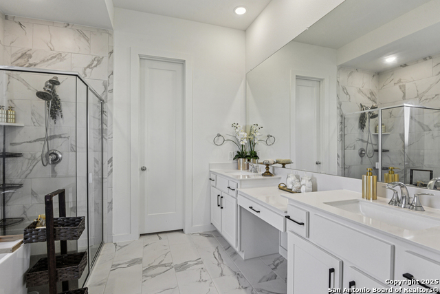 Image 18 of 39 For 2848 Maximilian Ln