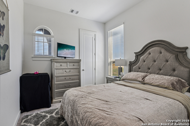 Image 21 of 39 For 2848 Maximilian Ln
