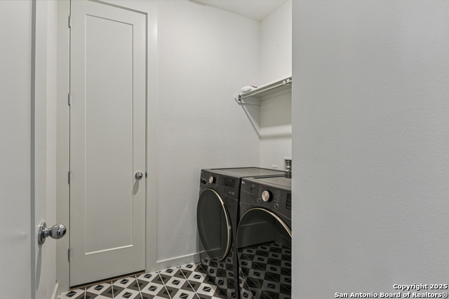 Image 35 of 39 For 2848 Maximilian Ln