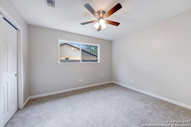 Image 22 of 36 For 627 Summerwood