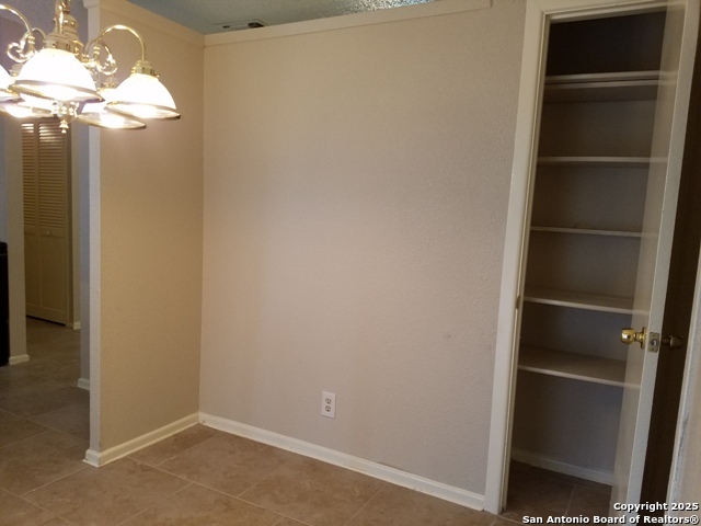 Image 11 of 30 For 7215 Glen Heights