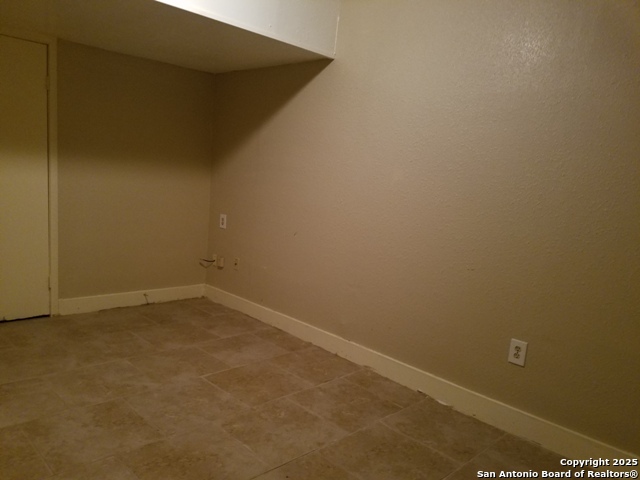 Image 13 of 30 For 7215 Glen Heights