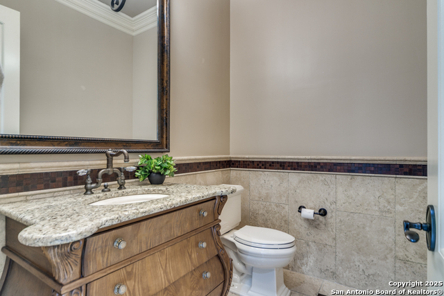 Image 33 of 44 For 11503 Toponga