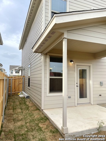 Listing photo id 18 for 10314 Lynwood Branch
