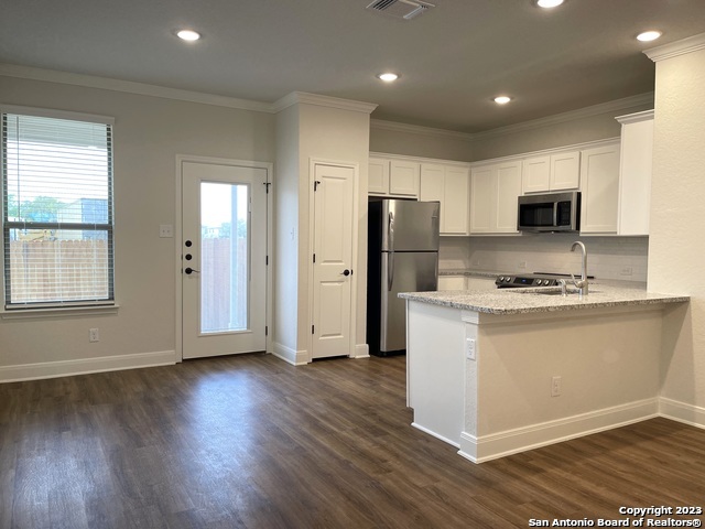 Listing photo id 23 for 10314 Lynwood Branch