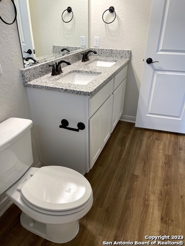 Listing photo id 32 for 10314 Lynwood Branch