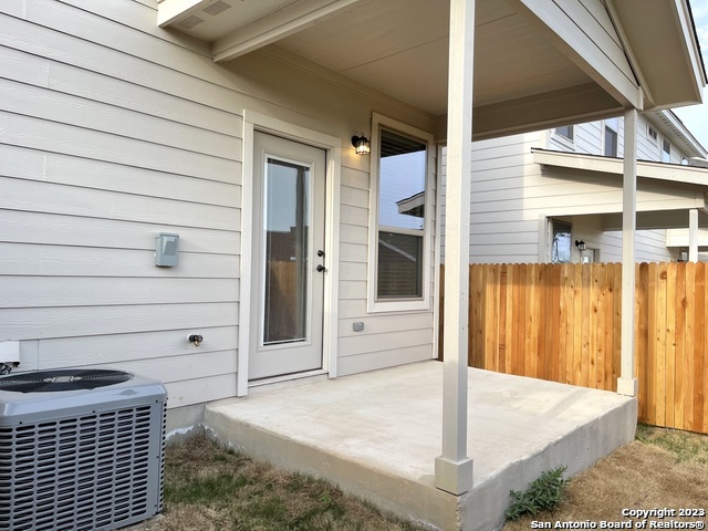 Listing photo id 39 for 10314 Lynwood Branch
