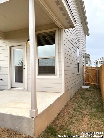 Listing photo id 40 for 10314 Lynwood Branch