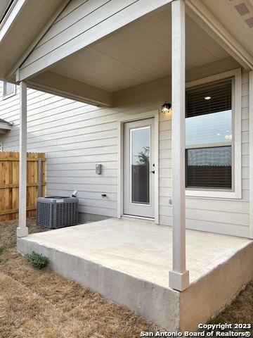 Listing photo id 41 for 10314 Lynwood Branch