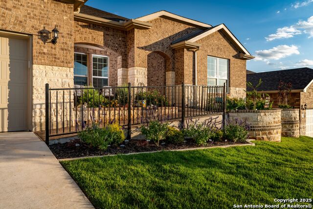 Image 2 of 52 For 12810 Thornbrooke