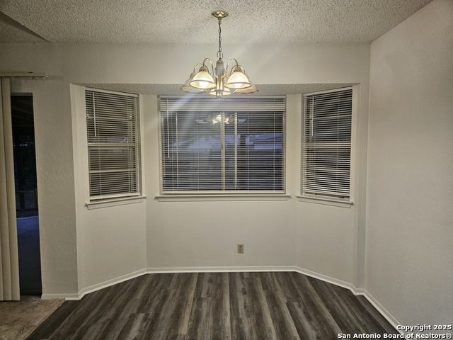 Listing photo id 8 for 4679 Misty Run