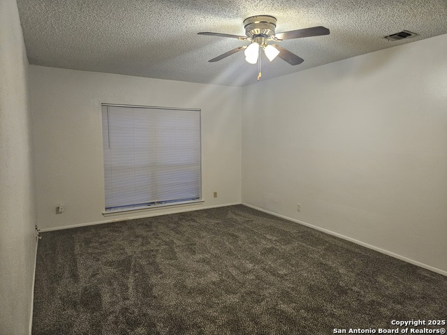 Listing photo id 11 for 4679 Misty Run