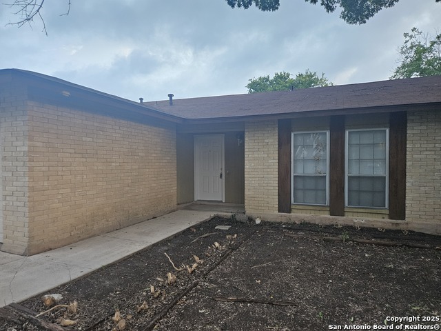 Listing photo id 1 for 4679 Misty Run
