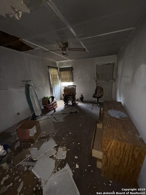 Listing photo id 2 for 1414 Amanda