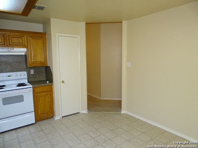 Image 4 of 25 For 6046 Mountain Meadow