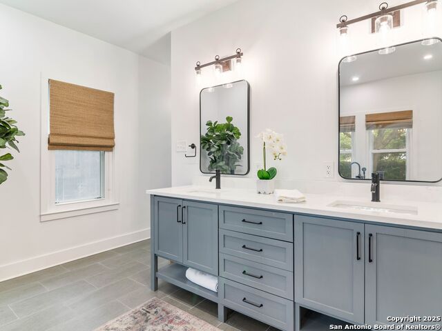 Image 24 of 40 For 121 Laburnum Dr