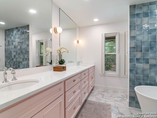 Image 28 of 40 For 121 Laburnum Dr