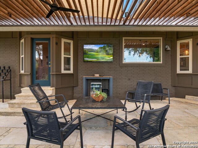 Image 31 of 40 For 121 Laburnum Dr