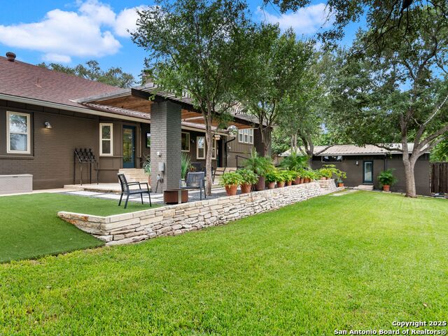 Image 34 of 40 For 121 Laburnum Dr