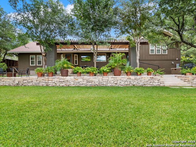 Image 35 of 40 For 121 Laburnum Dr