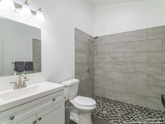 Image 40 of 40 For 121 Laburnum Dr