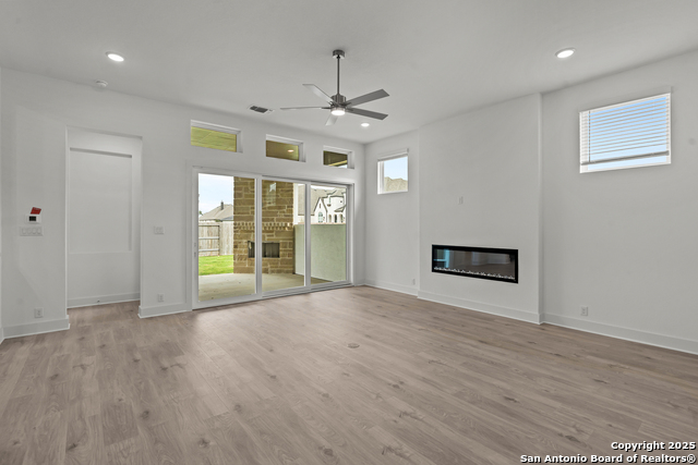 Image 13 of 22 For 517 Corwin Springs