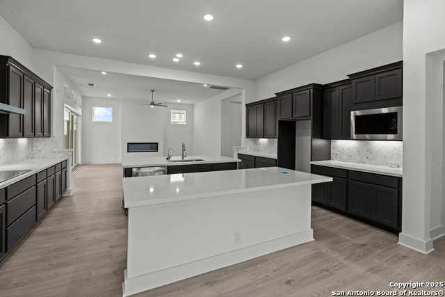Image 17 of 22 For 517 Corwin Springs