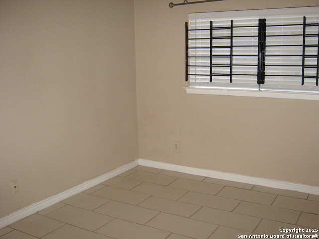 Image 13 of 28 For 4119 Medical Dr  D101