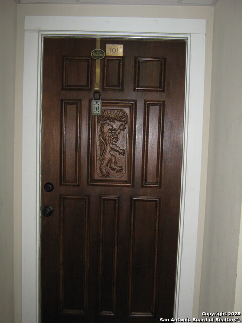 Image 3 of 28 For 4119 Medical Dr  D101