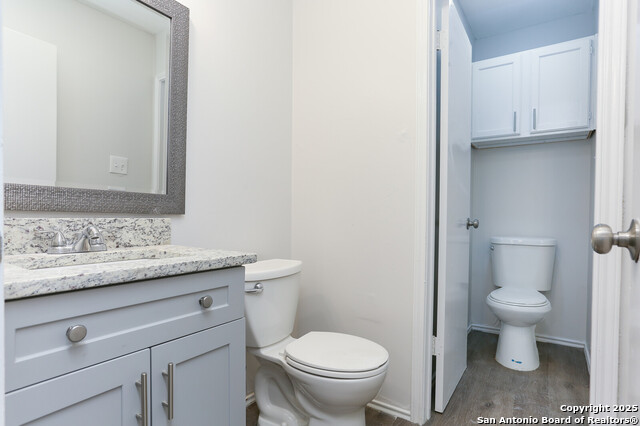 Image 13 of 17 For 6334 Candleview